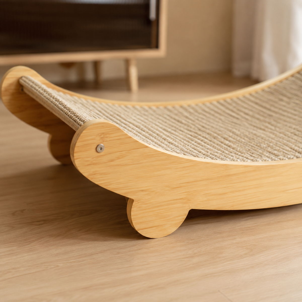 Curved Sisal Cat Scratcher Lounger